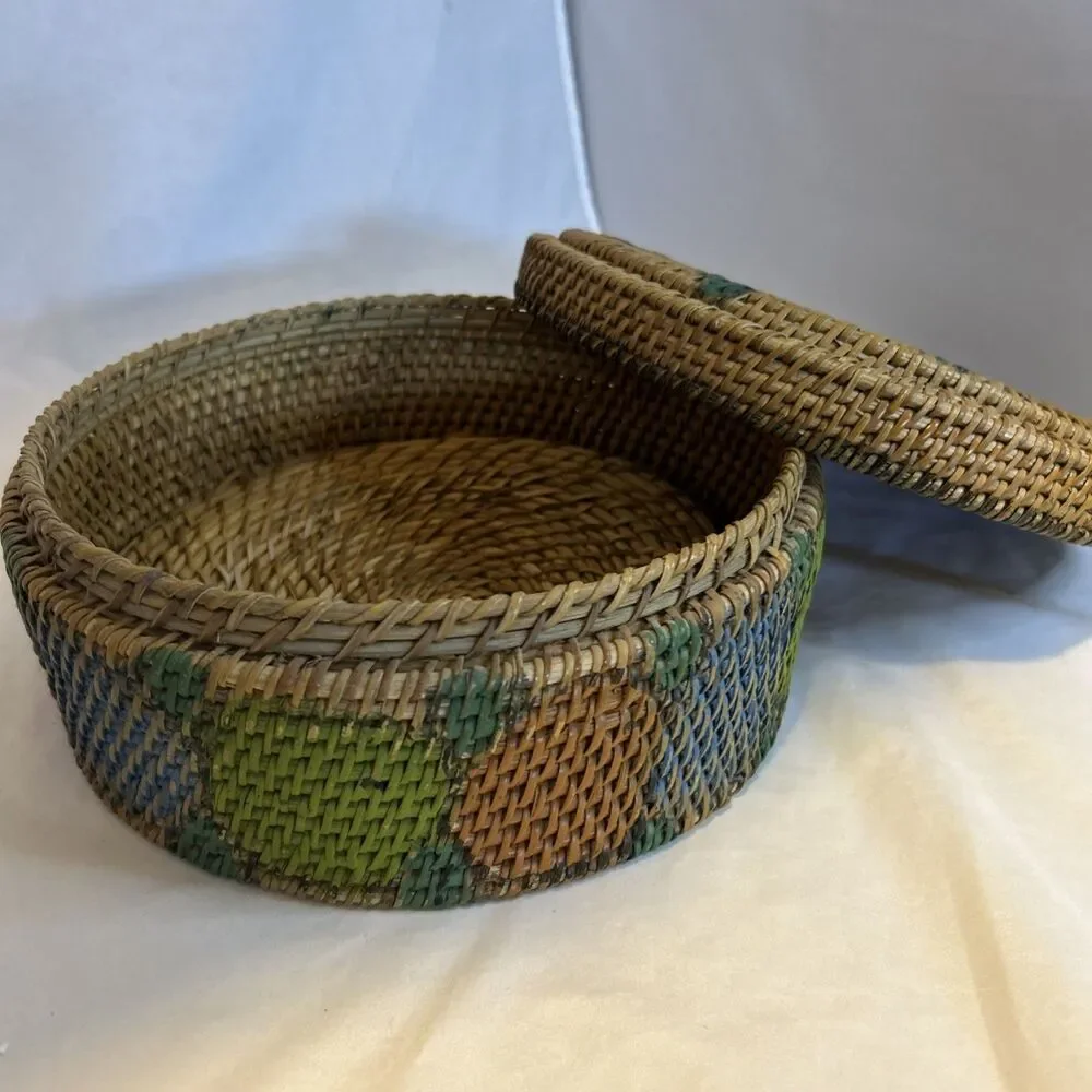 Unbranded vtg rattan